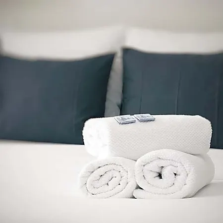 Canal House 3*