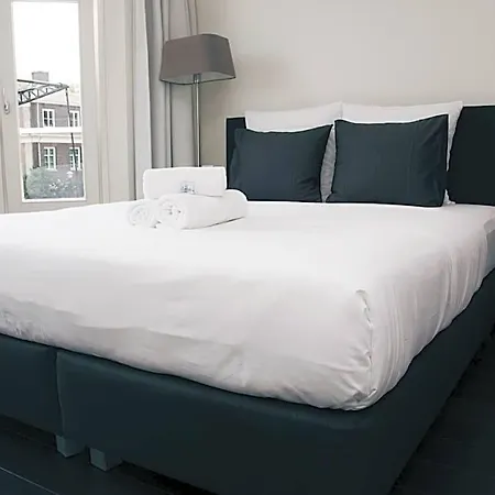 Canal House 3*