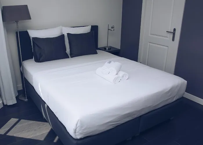 Konukevi Canal House